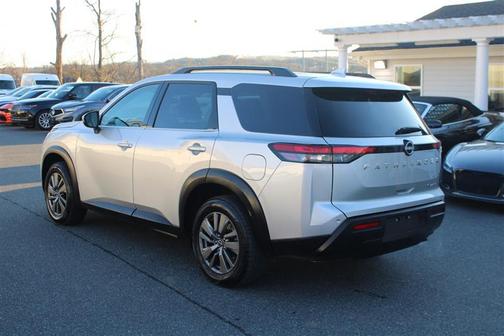 2024 Nissan Pathfinder SV 4WD
