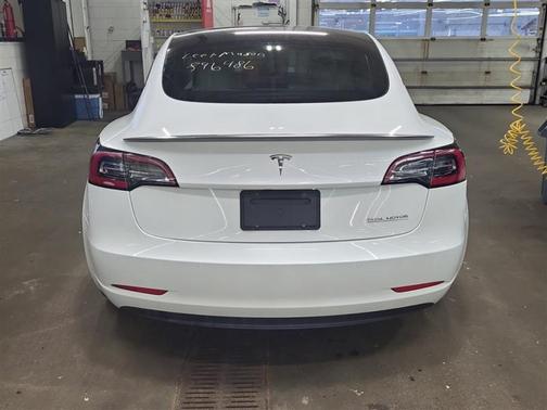 Pearl White Multi-Coat 2021 Tesla Model 3 Performance