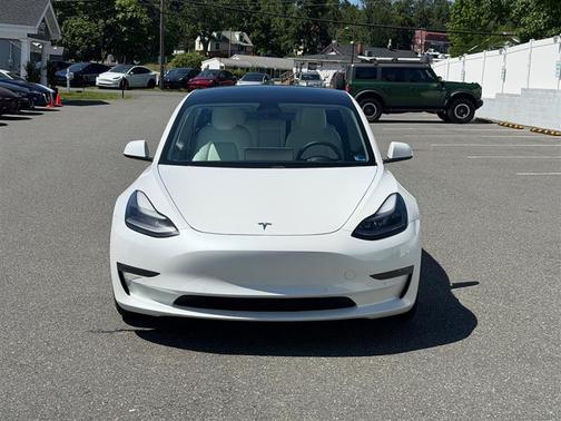 Pearl White Multi-Coat 2021 Tesla Model 3 Performance