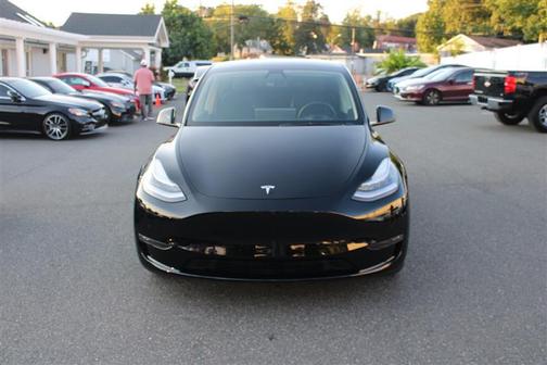 2022 Tesla Model Y Long Range Dual Motor All-Wheel Drive