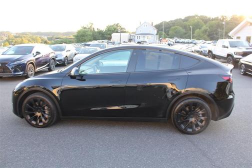 2022 Tesla Model Y Long Range Dual Motor All-Wheel Drive