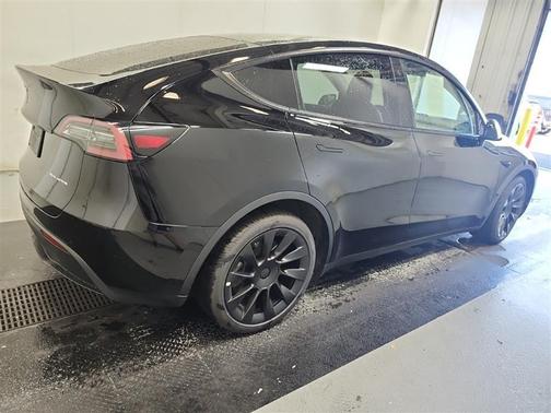 2022 Tesla Model Y Long Range Dual Motor All-Wheel Drive