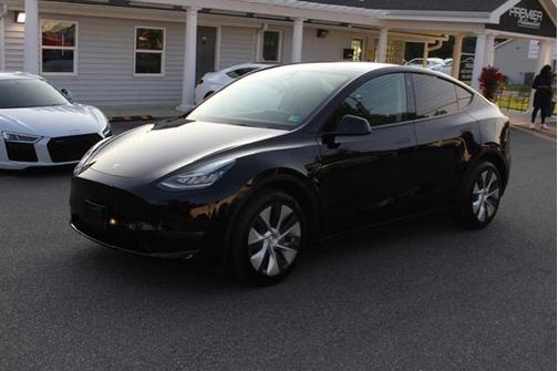 2022 Tesla Model Y Long Range Dual Motor All-Wheel Drive