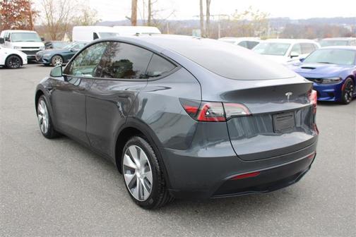 2023 Tesla Model Y RWD