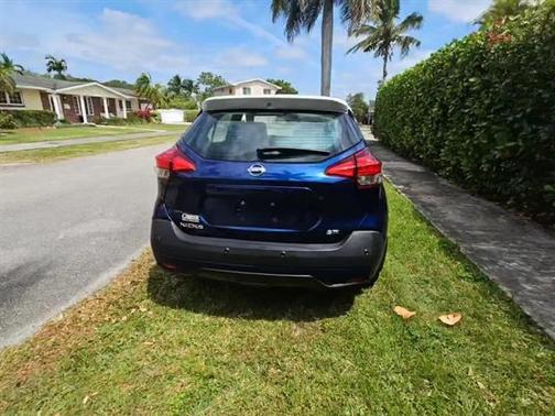 2020 Nissan Kicks SR