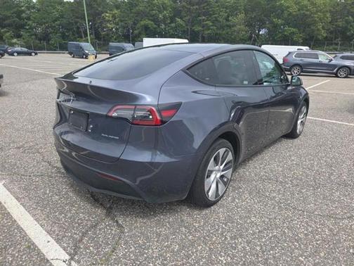 2022 Tesla Model Y Long Range Dual Motor All-Wheel Drive