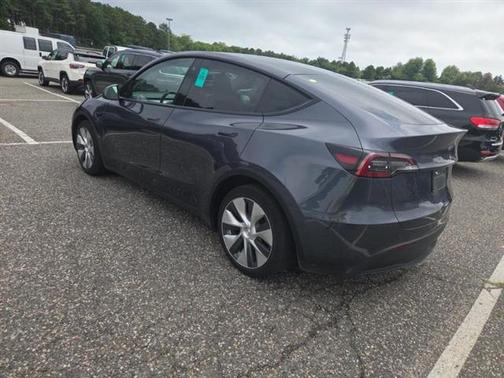 2022 Tesla Model Y Long Range Dual Motor All-Wheel Drive