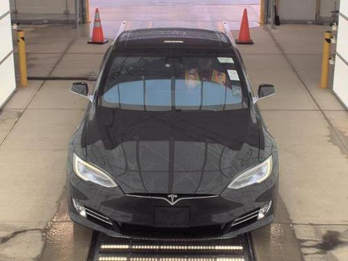 2017 Tesla Model S 90D