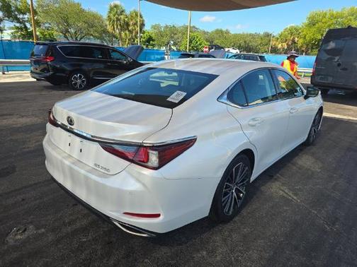 2024 Lexus ES 350 Base