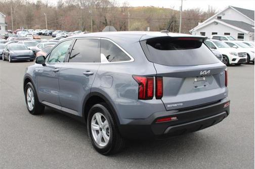 2023 Kia Sorento LX