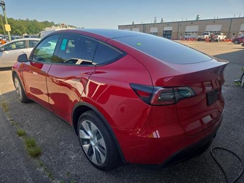 2022 Tesla Model Y Long Range Dual Motor All-Wheel Drive