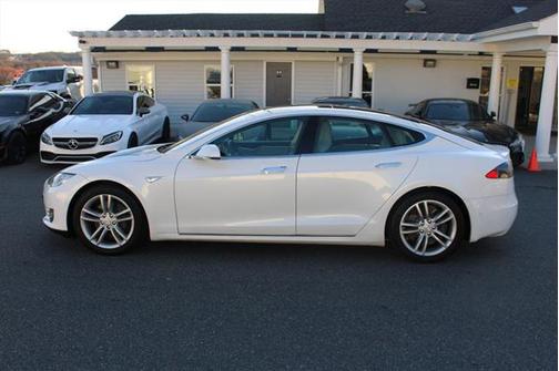 2016 Tesla Model S 90D