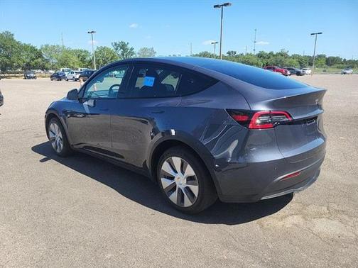 2022 Tesla Model Y Long Range Dual Motor All-Wheel Drive