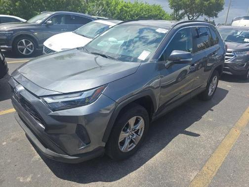 2022 Toyota RAV4 XLE