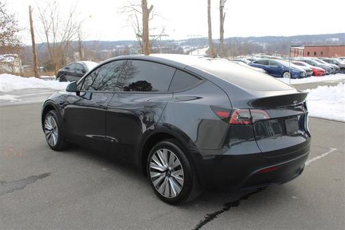 2024 Tesla Model Y Long Range Single Motor Rear-Wheel Drive