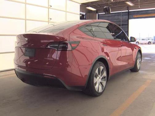 2022 Tesla Model Y Long Range Dual Motor All-Wheel Drive