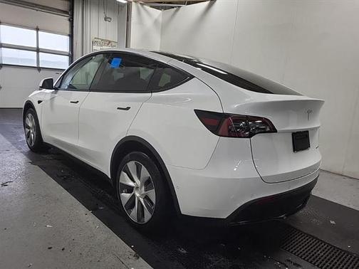 2022 Tesla Model Y Long Range Dual Motor All-Wheel Drive