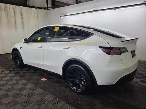 2022 Tesla Model Y Long Range Dual Motor All-Wheel Drive