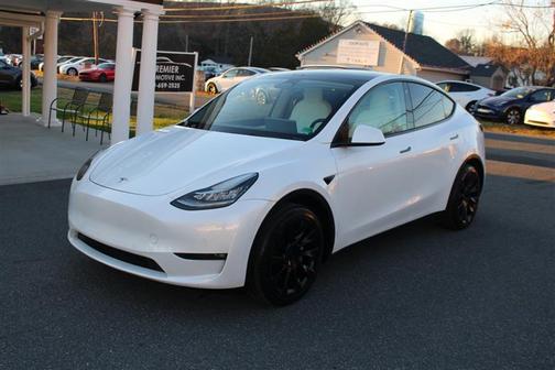 2022 Tesla Model Y Long Range Dual Motor All-Wheel Drive