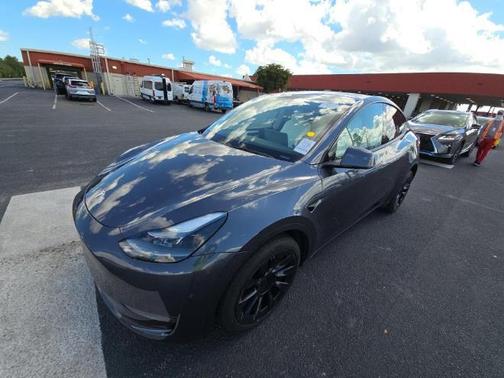 2023 Tesla Model Y Long Range Dual Motor All-Wheel Drive