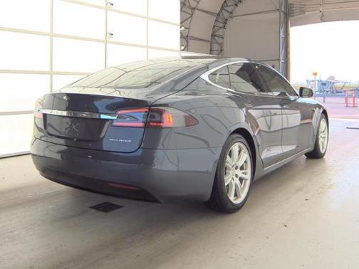 2020 Tesla Model S Long Range