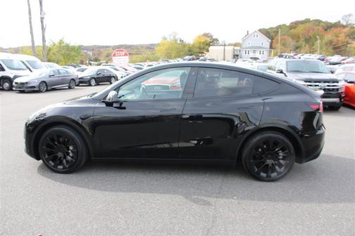 2022 Tesla Model Y Long Range Dual Motor All-Wheel Drive