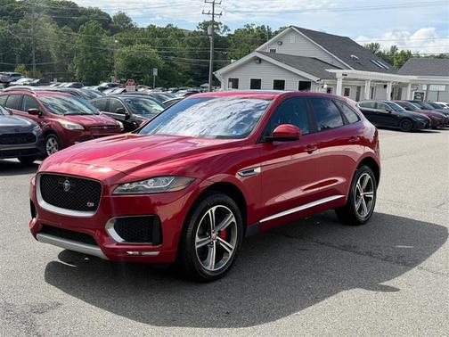 Italian Racing Red Metallic 2017 Jaguar F-PACE S