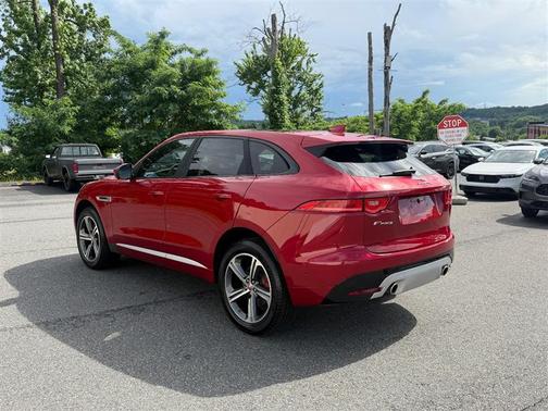 Italian Racing Red Metallic 2017 Jaguar F-PACE S