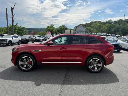 Italian Racing Red Metallic 2017 Jaguar F-PACE S
