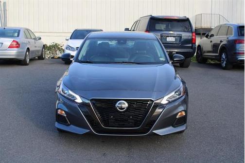 2022 Nissan Altima SR FWD