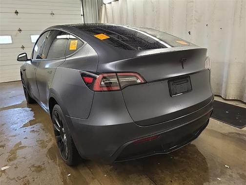 2022 Tesla Model Y Long Range Dual Motor All-Wheel Drive