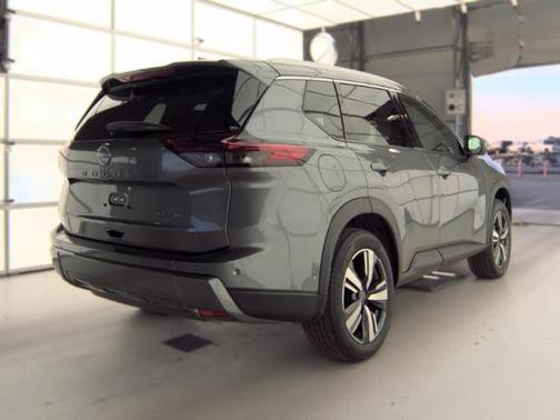 Boulder Gray Pearl 2026 Nissan Rogue SL