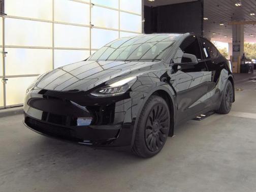 2022 Tesla Model Y Long Range Dual Motor All-Wheel Drive