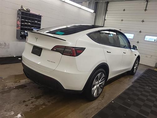 2024 Tesla Model Y Long Range Dual Motor All-Wheel Drive