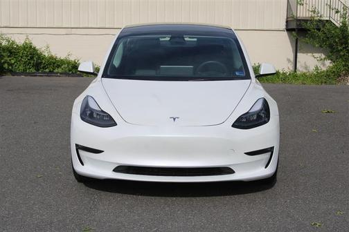 Pearl White Multi-Coat 2023 Tesla Model 3 Performance