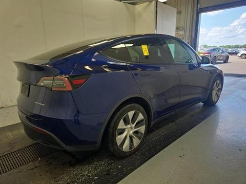 2022 Tesla Model Y Long Range Dual Motor All-Wheel Drive