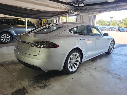 2016 Tesla Model S 70D