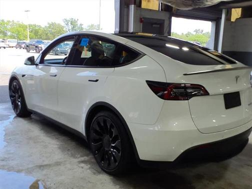 2022 Tesla Model Y Performance Dual Motor All-Wheel Drive