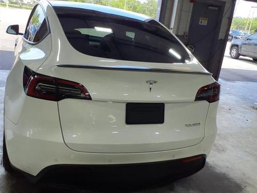 2022 Tesla Model Y Performance Dual Motor All-Wheel Drive