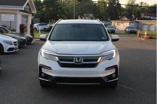 2022 Honda Pilot Touring 8-Passenger
