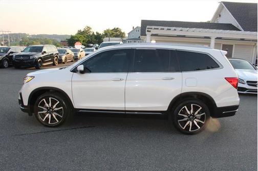 2022 Honda Pilot Touring 8-Passenger