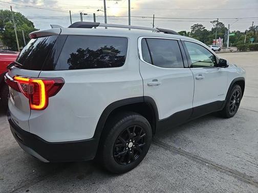 2023 GMC Acadia AWD SLT