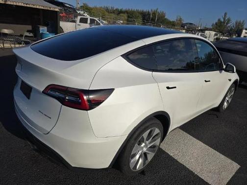2022 Tesla Model Y Long Range Dual Motor All-Wheel Drive