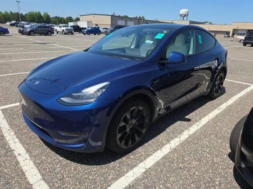 2022 Tesla Model Y Long Range Dual Motor All-Wheel Drive