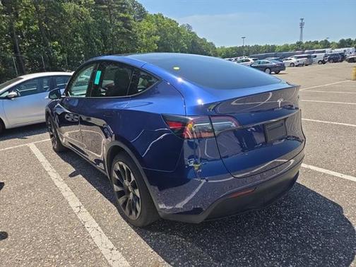 2022 Tesla Model Y Long Range Dual Motor All-Wheel Drive