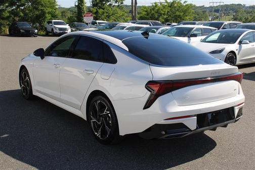 Snow White Pearl 2025 Kia K5 GT-Line