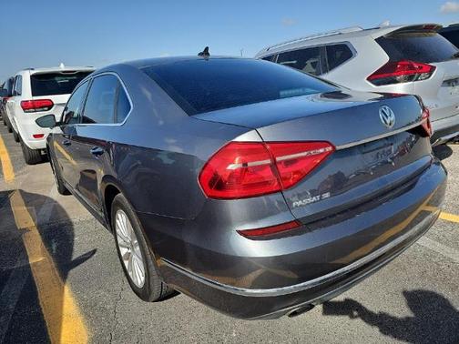 2016 Volkswagen Passat 1.8T SE