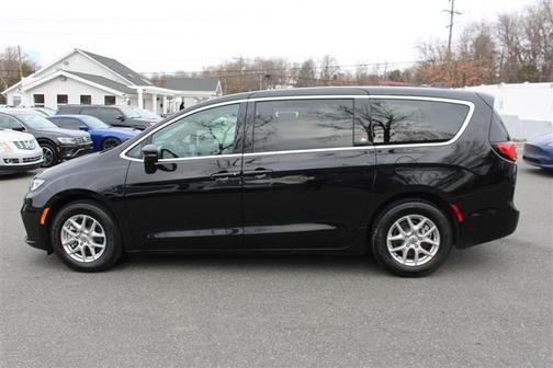 2024 Chrysler Pacifica Touring