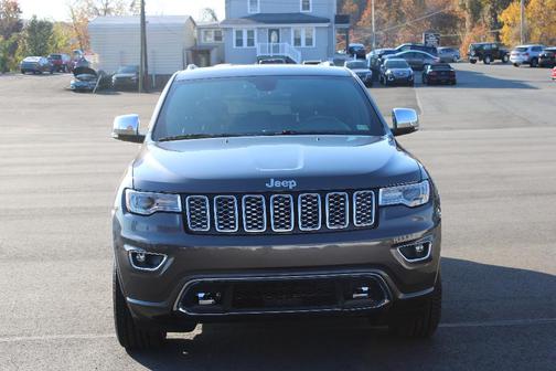 Photo 2 of 19 of 2018 Jeep Grand Cherokee Overland