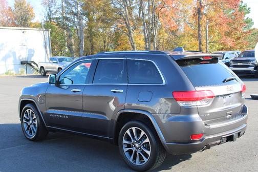 Photo 5 of 18 of 2018 Jeep Grand Cherokee Overland